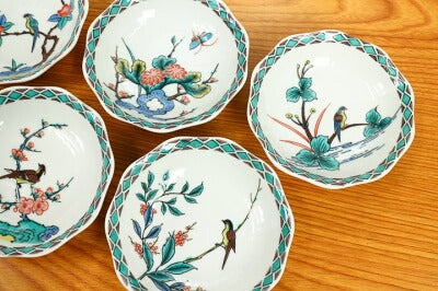 かなり魅力ある一品だと思います。 約80年前の九谷焼　壺 かなり魅力ある一品だと思います。 約80年前の九谷焼 壺