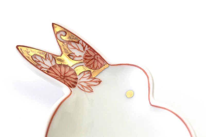 Rabbit-shaped small dish with gold and silver flowers