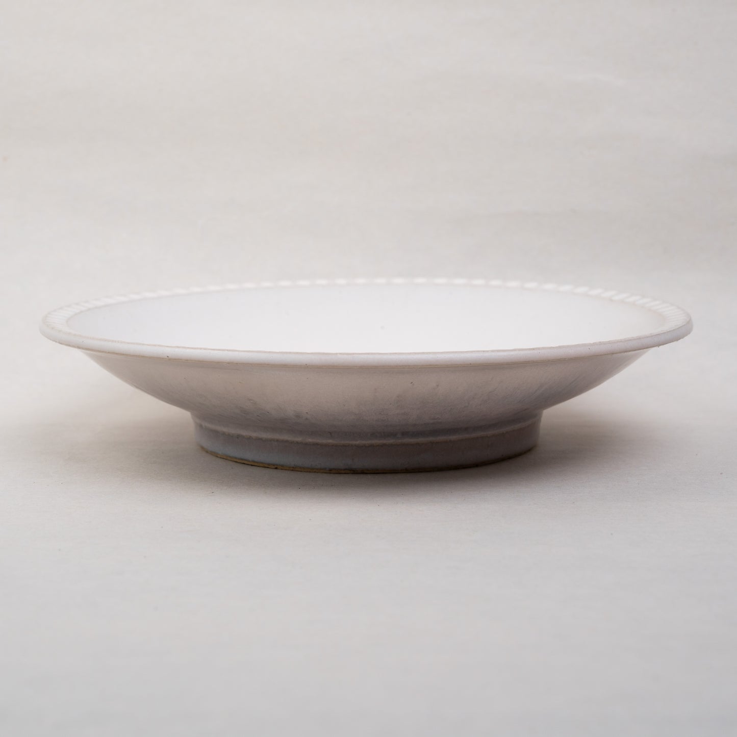 【伴 善雄】01_削白釉8寸鉢