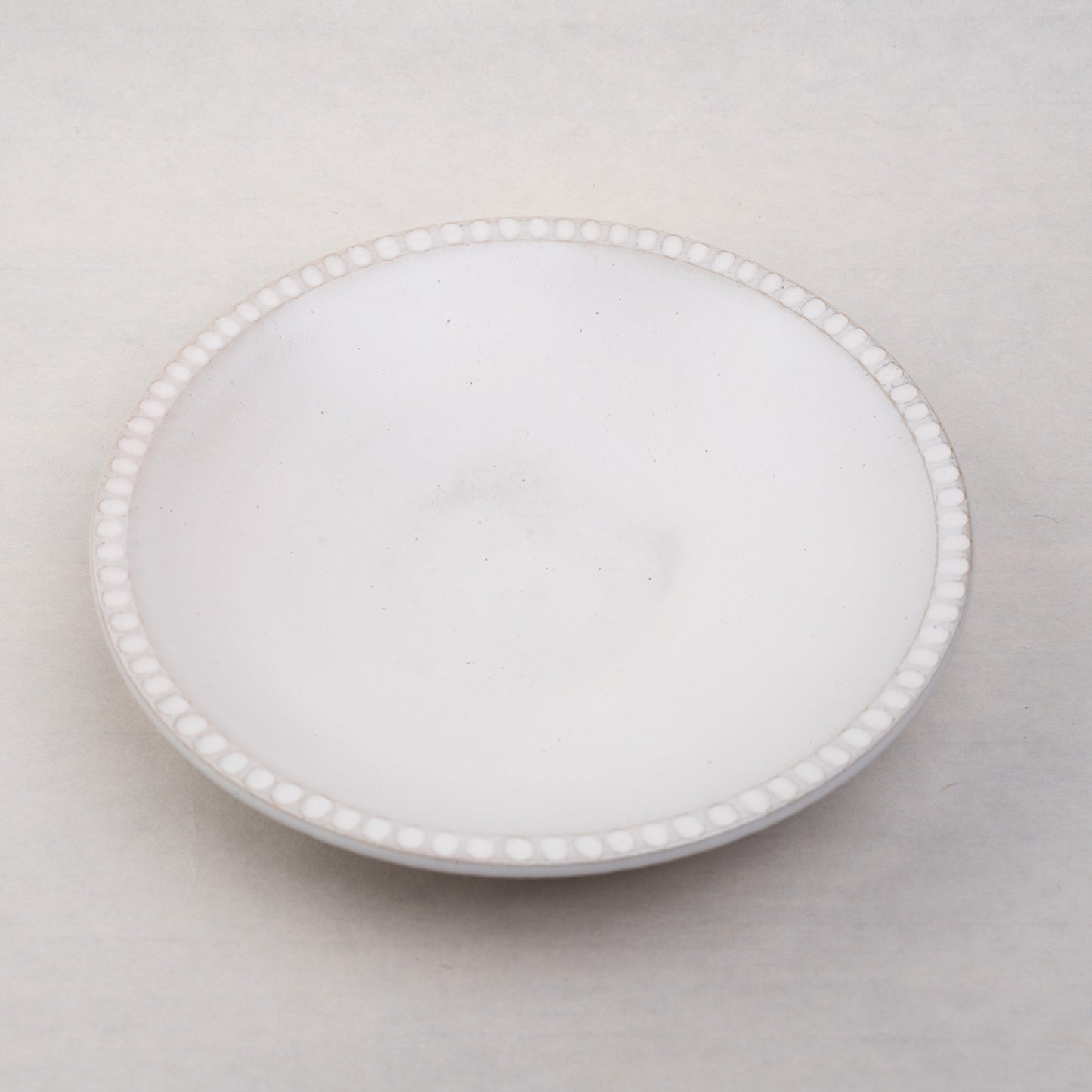 【伴 善雄】01_削白釉8寸鉢