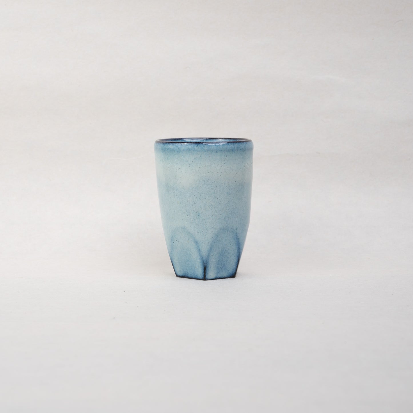 【伴 善雄】16_白萩釉六角カップ