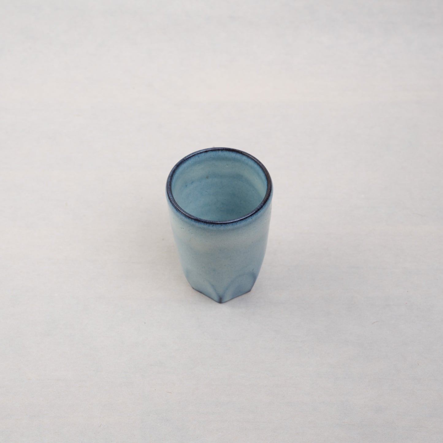 【伴 善雄】16_白萩釉六角カップ