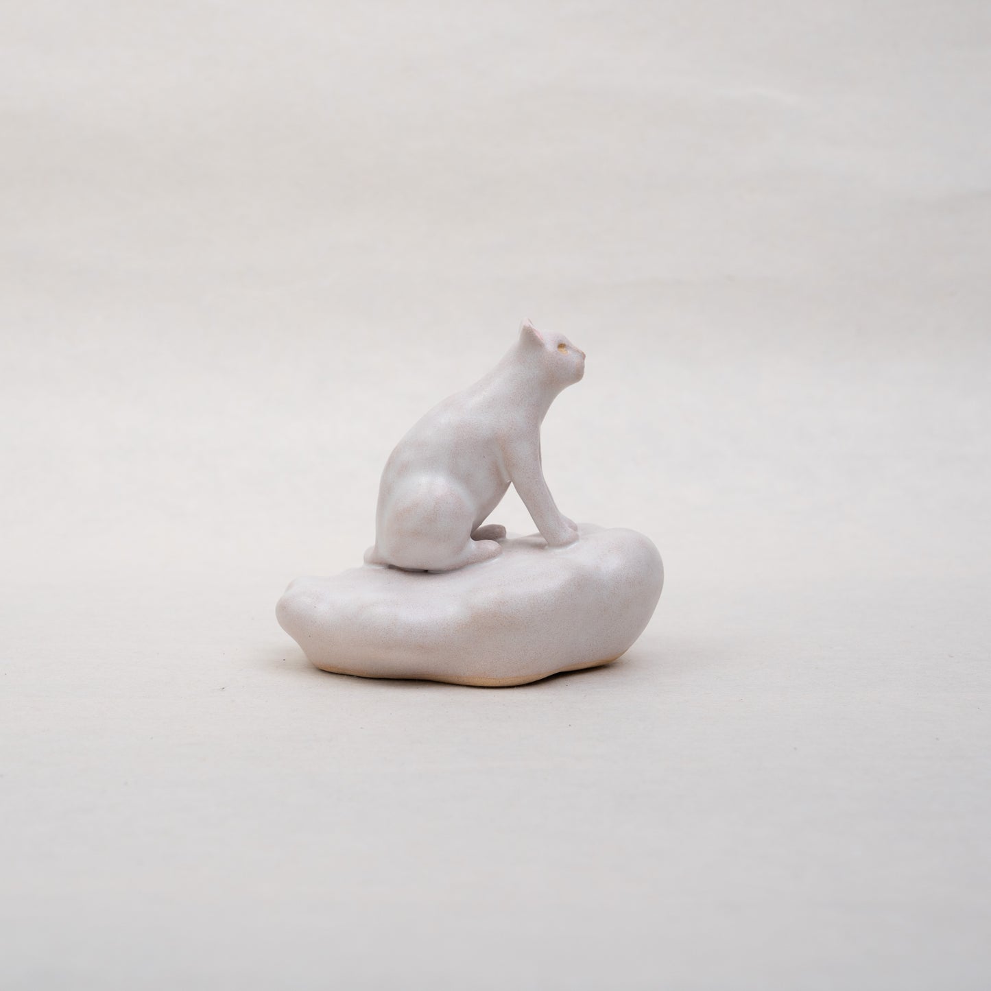 【伴 善雄】25_白猫雲にのる