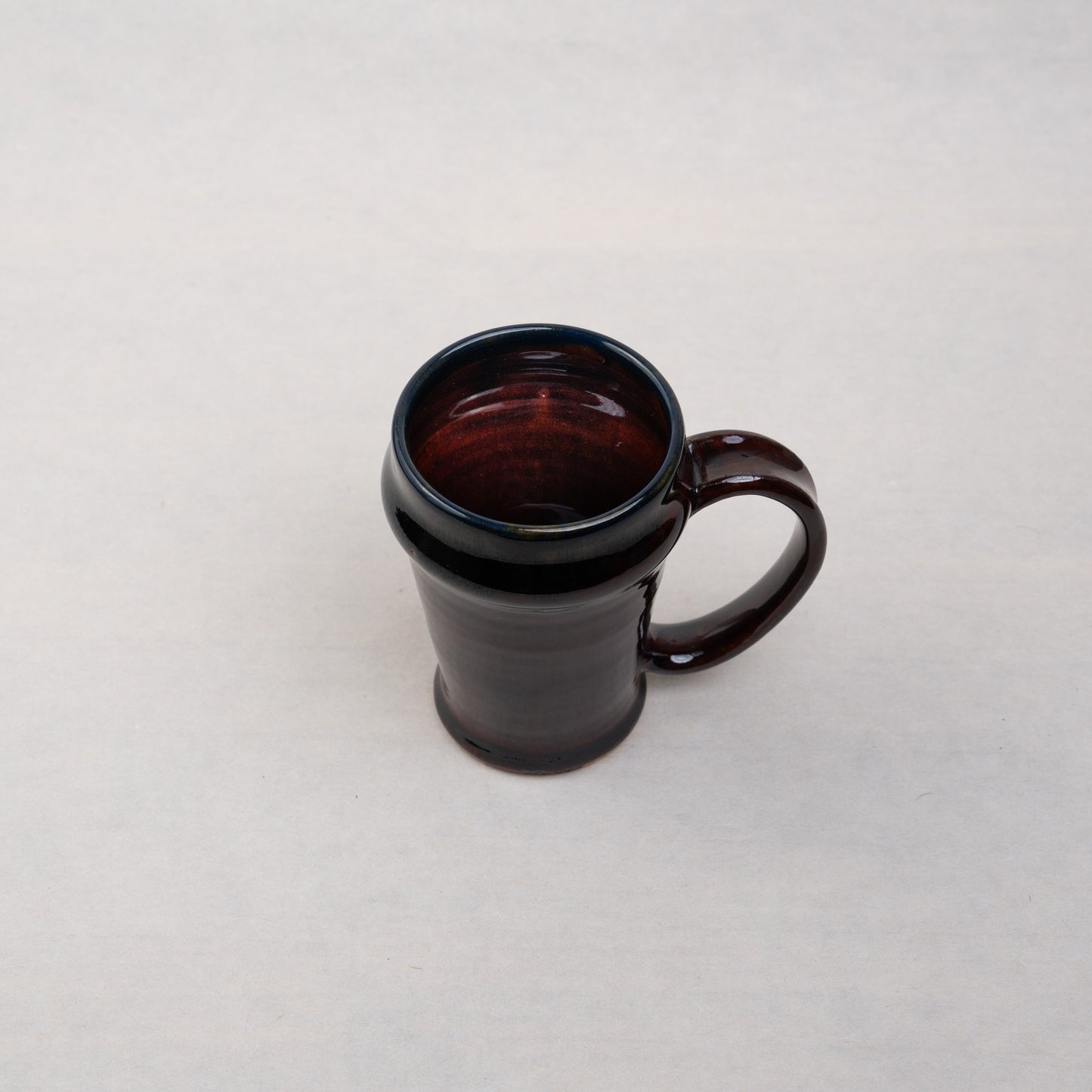 【伴 善雄】19_飴釉マグカップ
