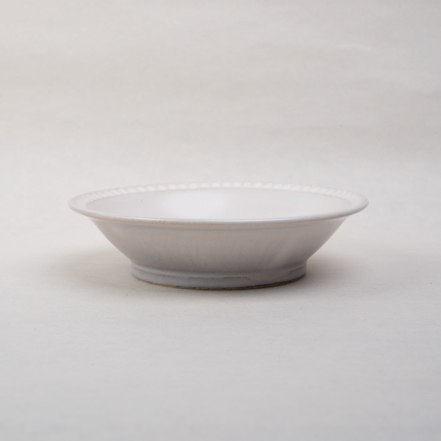 【伴 善雄】02_削白釉6寸鉢