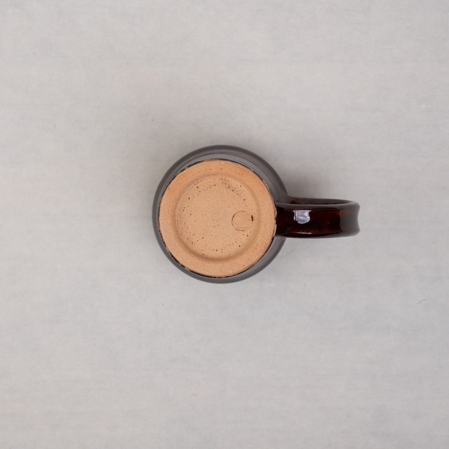 【伴 善雄】19_飴釉マグカップ