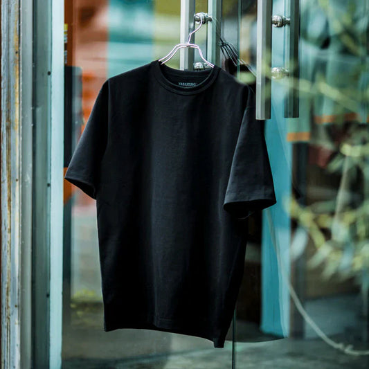 着物の技術を現代に取り入れた黒よりも黒いTシャツ