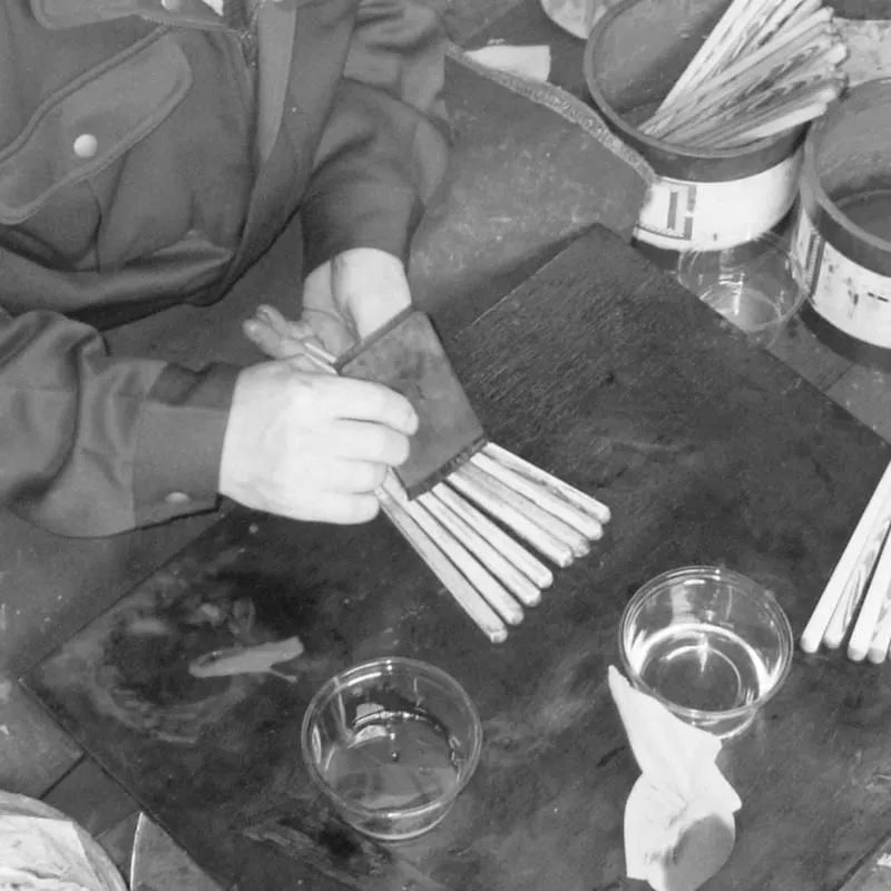 Tenare Chopsticks 2-Pair Set in Paulownia Box Black/Vermilion