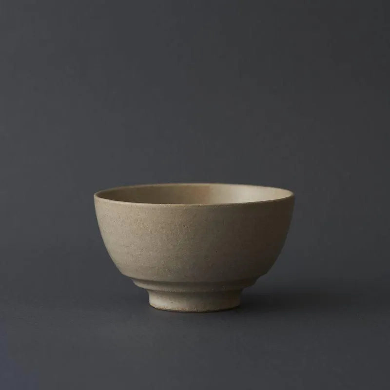 姫茶碗　黄肌灰釉　生成り