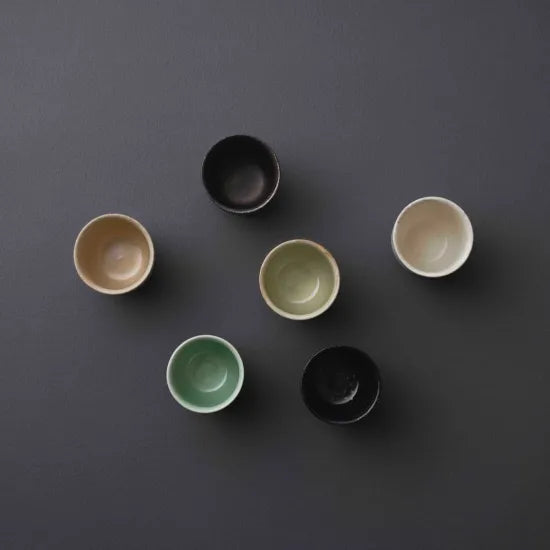 湯呑　黒海鼠釉　黒