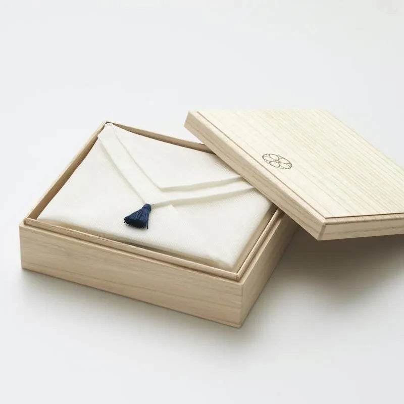 Ikue Handkerchief Premium 5-Piece Set in Paulownia Box, Wish Fulfillment