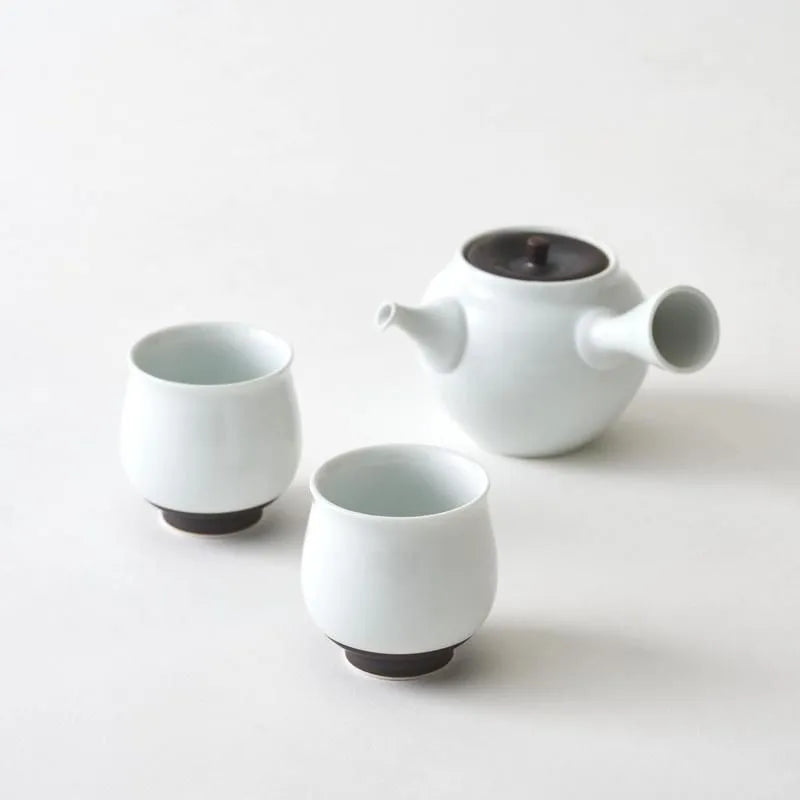 茶器　急須、湯呑2個セット 桐箱入り　錆釉　白/茶