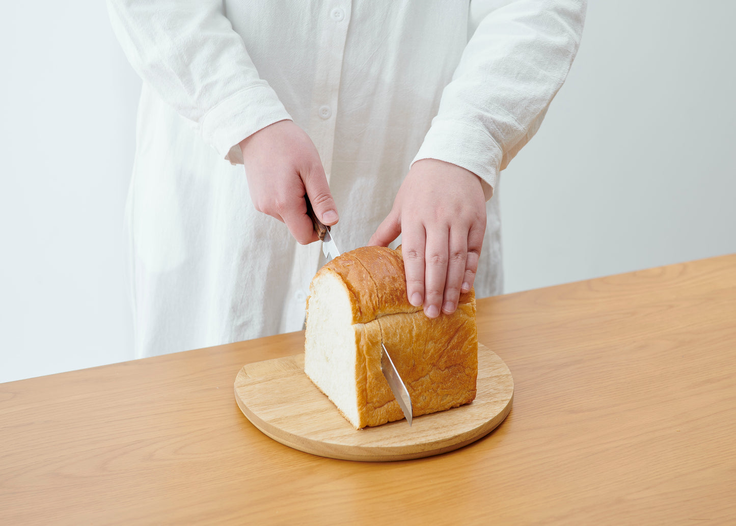 kirisai 桐のカッティングプレート丸