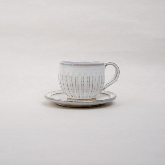 [Hiroko Ban] 09_Cup and saucer (straw white glaze) 