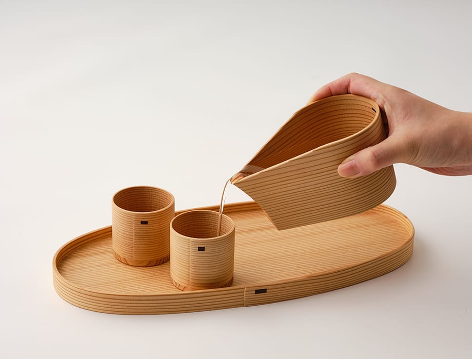 Sake set: pitcher, 2 cups, tray.