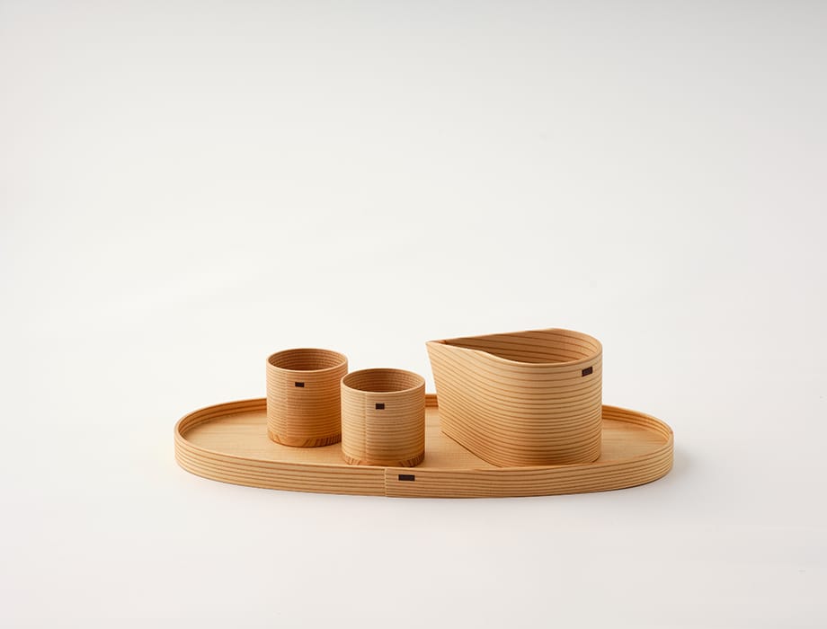 Sake set: pitcher, 2 cups, tray.