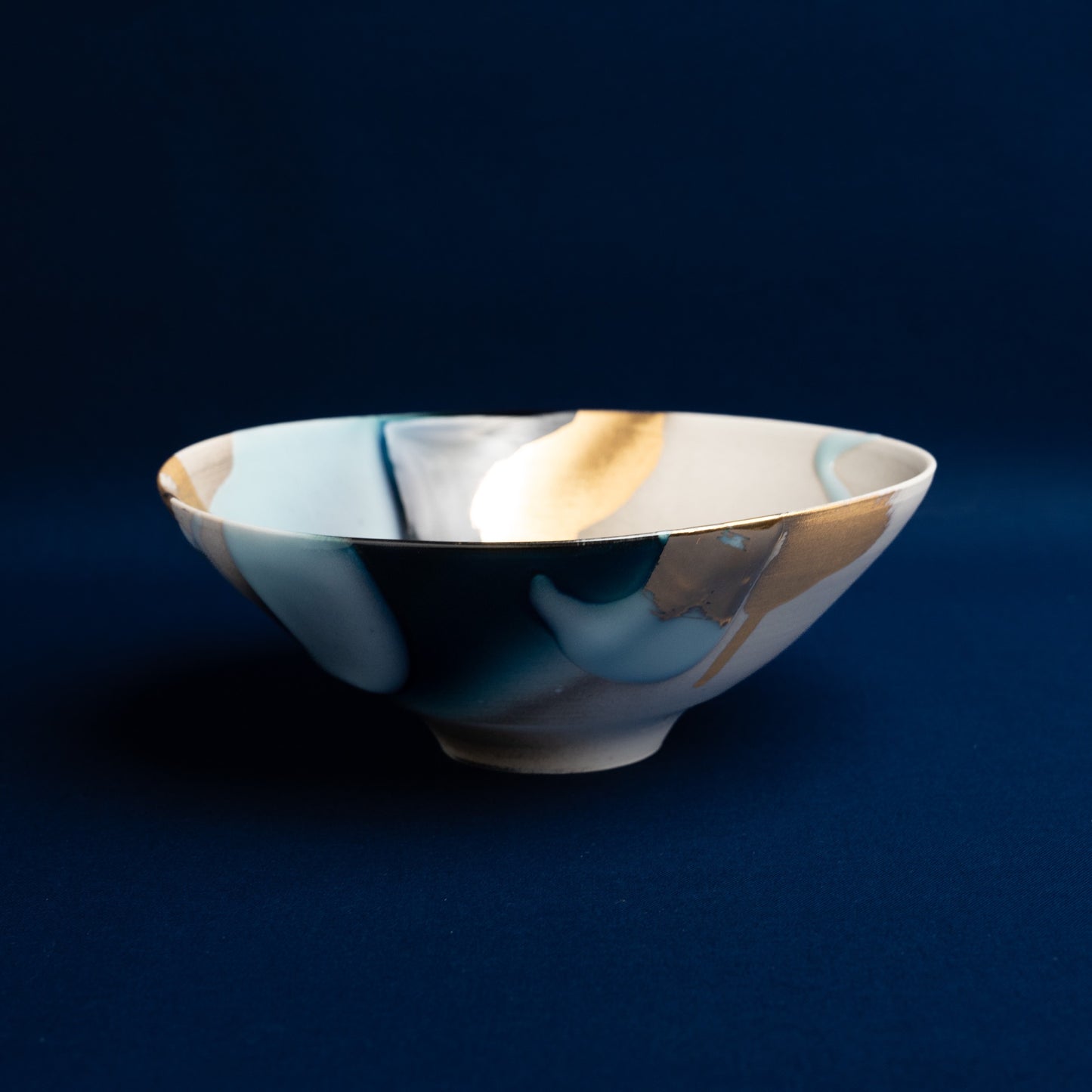 [Takenishi Yosyu] 11_Gold-painted Shadow Blue Flow Bowl [ESTHR] 