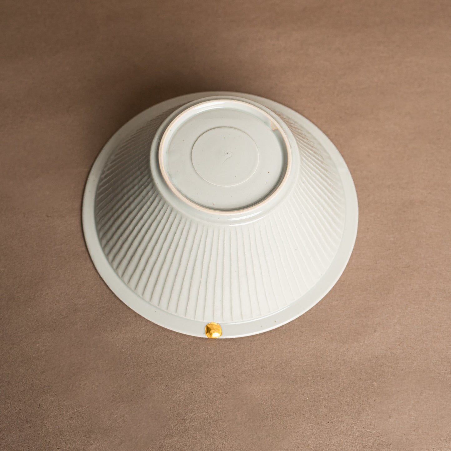 [Koreya Anan] Teardrop (white porcelain ridged small bowl x special gold-plated design) (one-of-a-kind) 